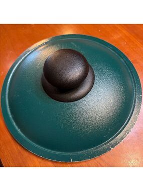 This is a vintage Club aluminum replacement lid.